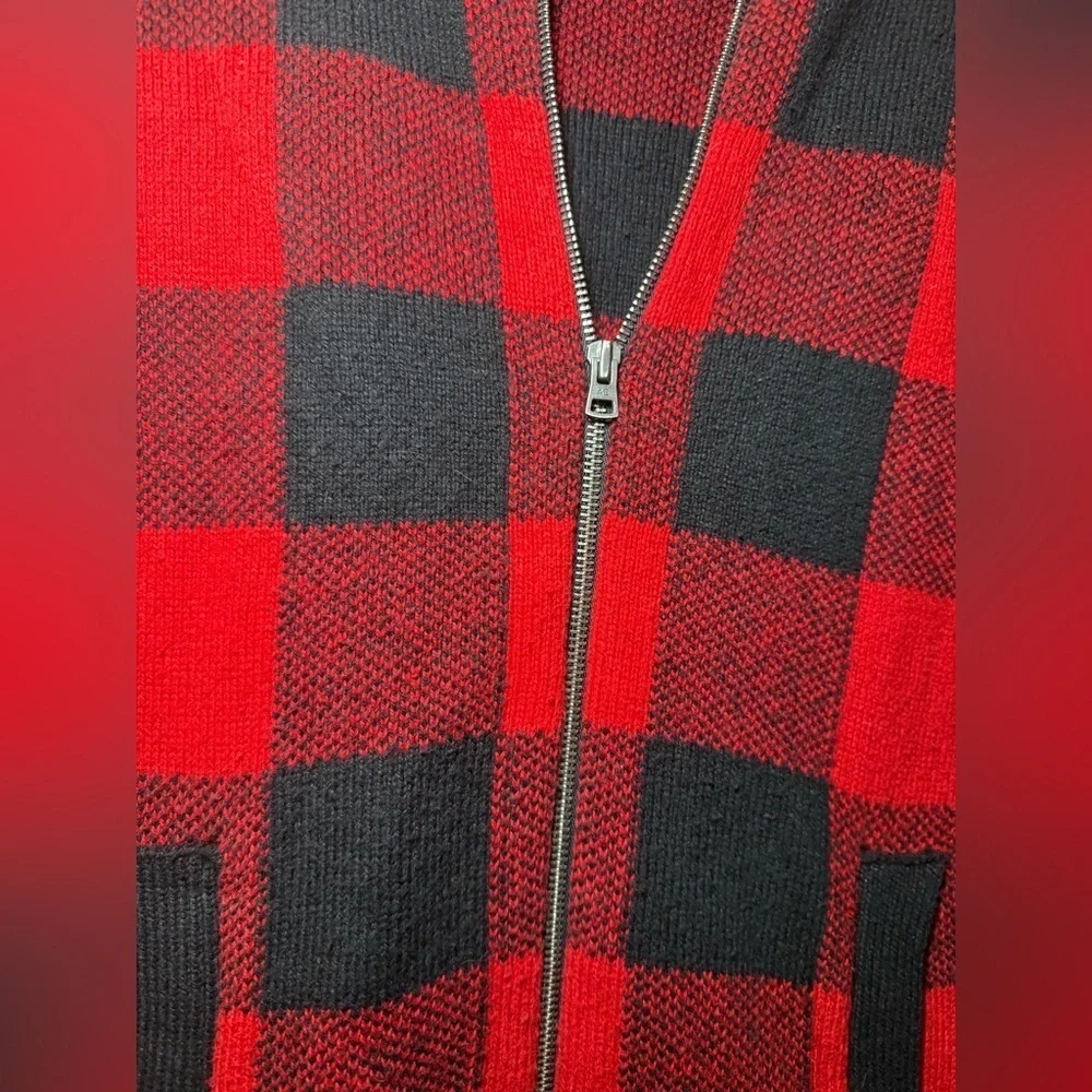 American Eagle Outfitters Men’s Sweater Small Red Black Buffalo Plaid Full Zip